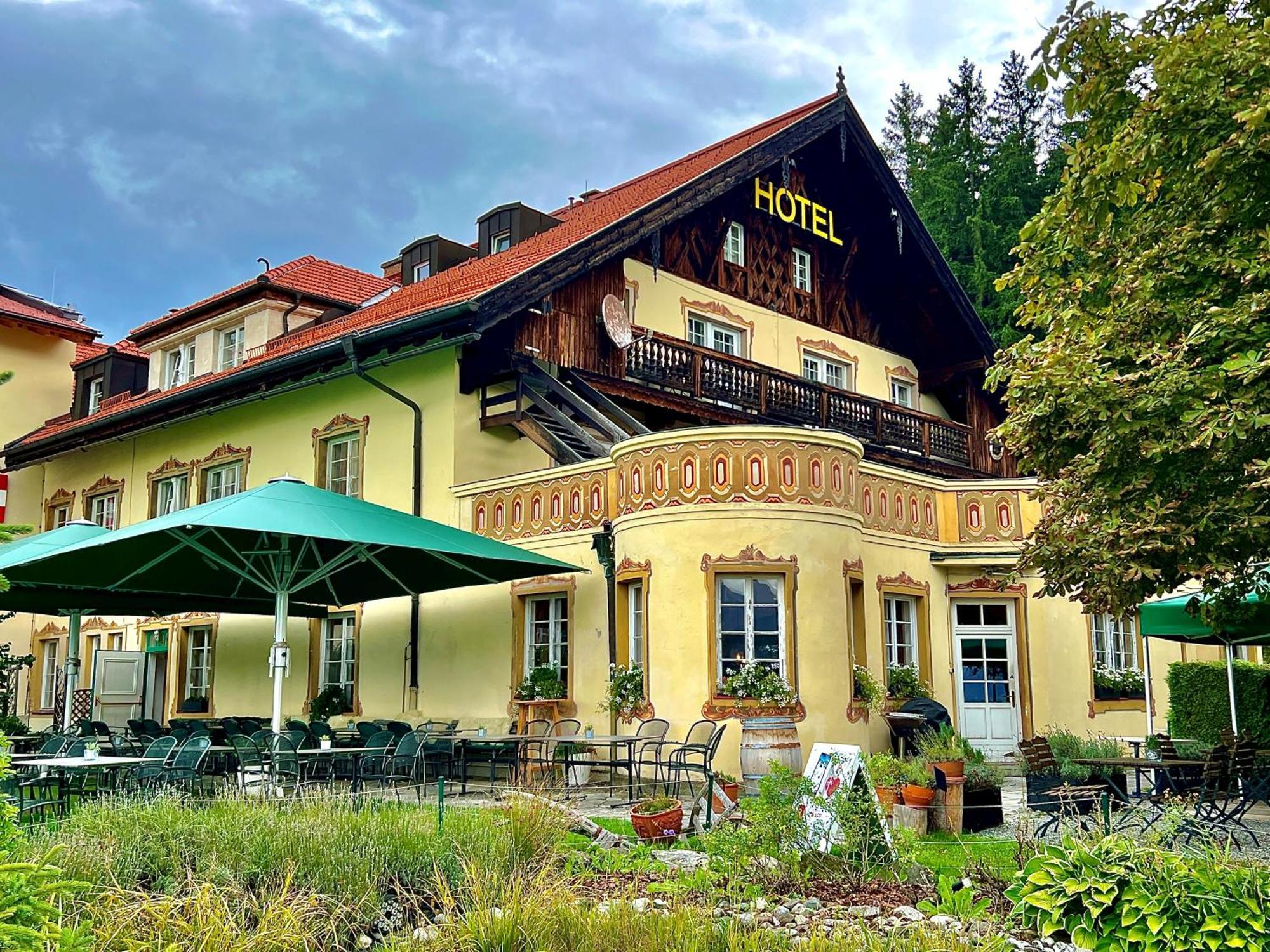 Hotel Restaurant Gruenwalderhof Patsch Buitenkant foto