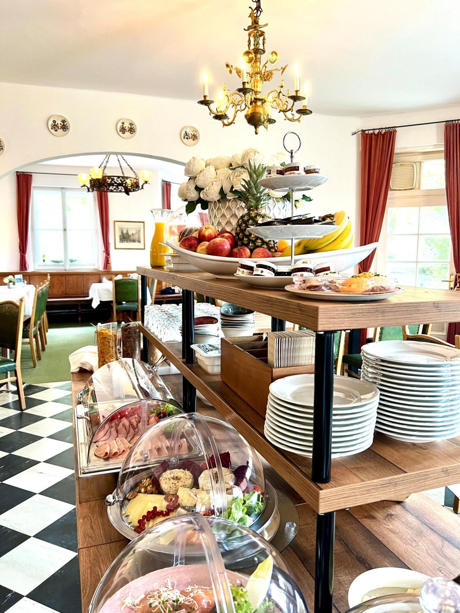 Hotel Restaurant Gruenwalderhof Patsch Buitenkant foto