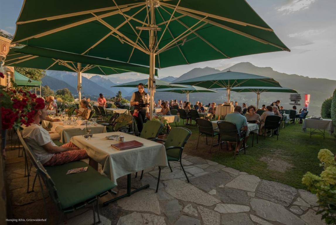 Hotel Restaurant Gruenwalderhof Patsch Buitenkant foto